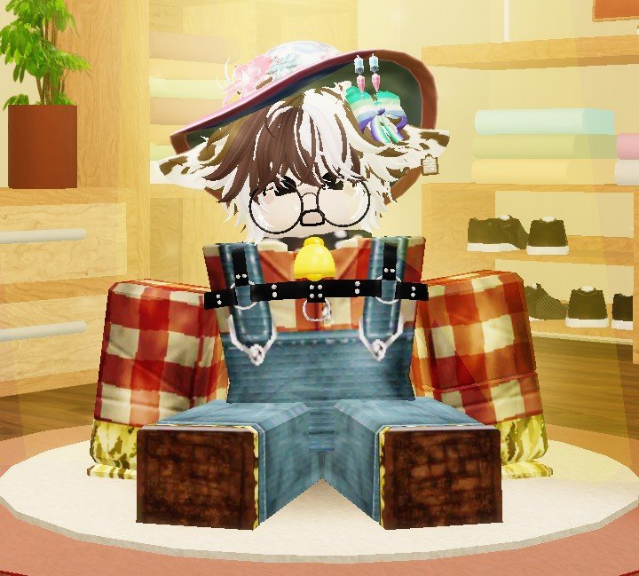 Patchymooo's tweet photo. Tenho que admitir que adorei esse chapéu do evento do Roblox 
Até combinou com a minha skin
achei muito fofinha
#roblox https://t.co/VT39zyfPo0
