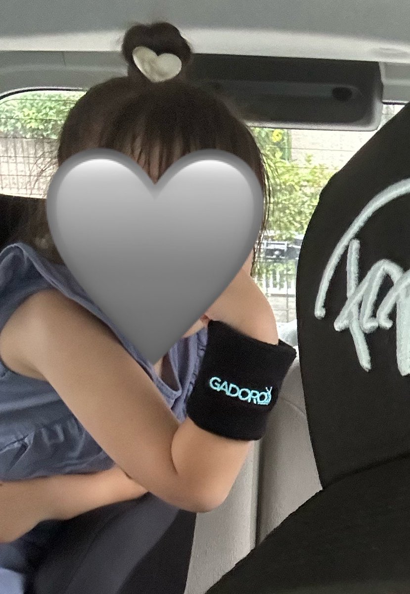 ayachan__14's tweet photo. 私の影響でGADORO好きな3歳の娘👧🏻

人生初のライブ参戦楽しんでた👧🏻🎀

#GADORO #独り言　#大阪城ホール https://t.co/D73pwwtw0D