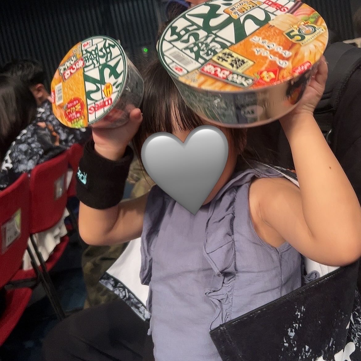 ayachan__14's tweet photo. 私の影響でGADORO好きな3歳の娘👧🏻

人生初のライブ参戦楽しんでた👧🏻🎀

#GADORO #独り言　#大阪城ホール https://t.co/D73pwwtw0D
