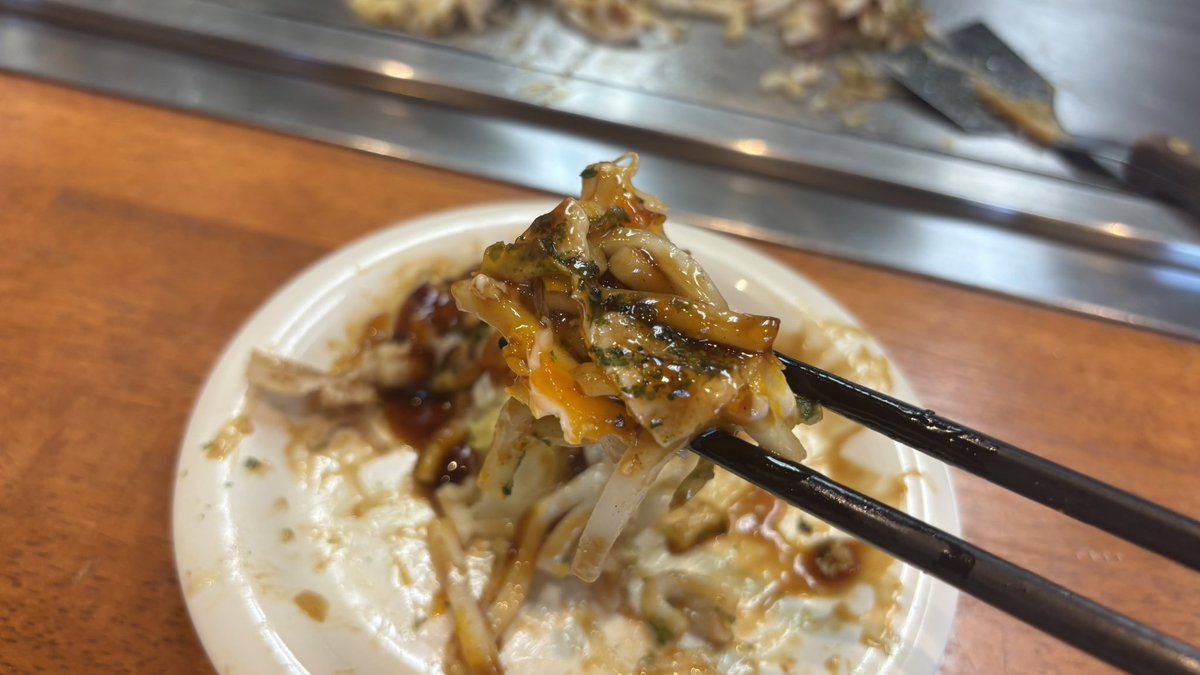 cuttlefisherman's tweet photo. 広島県にて
広島お好み焼き

普通はそば入れますが

うどんも美味しいとことなので
本日はうどんでお願いしました(^^)

キャベツの甘みが美味しいこと(^^)

広島市内のお店は
駐車場がないお店が多くて
立ち寄ること出来ず(^^) https://t.co/7WBg7steyT