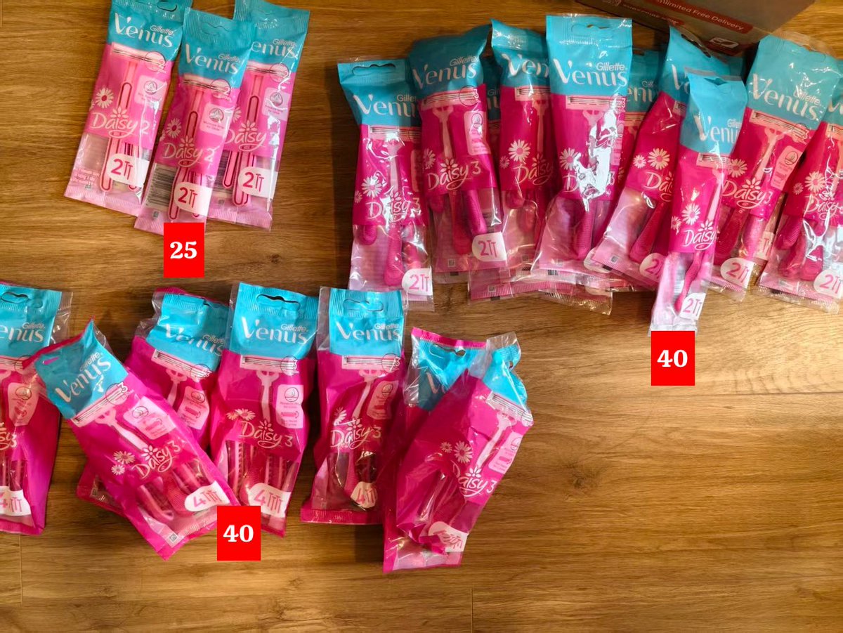 AT_AiDokusho's tweet photo. wts / พร้อมส่ง #GilletteVenusxSanta 

ราคาตามในรูปเลยนะคะ 

**ค่าจัดส่งเหมา 30 บาท 

#GilletteVenusThailand #ตลาดนัดเพิร์ธแซนต้า #TopsofBeauty #santapp https://t.co/uPluRZUEWr