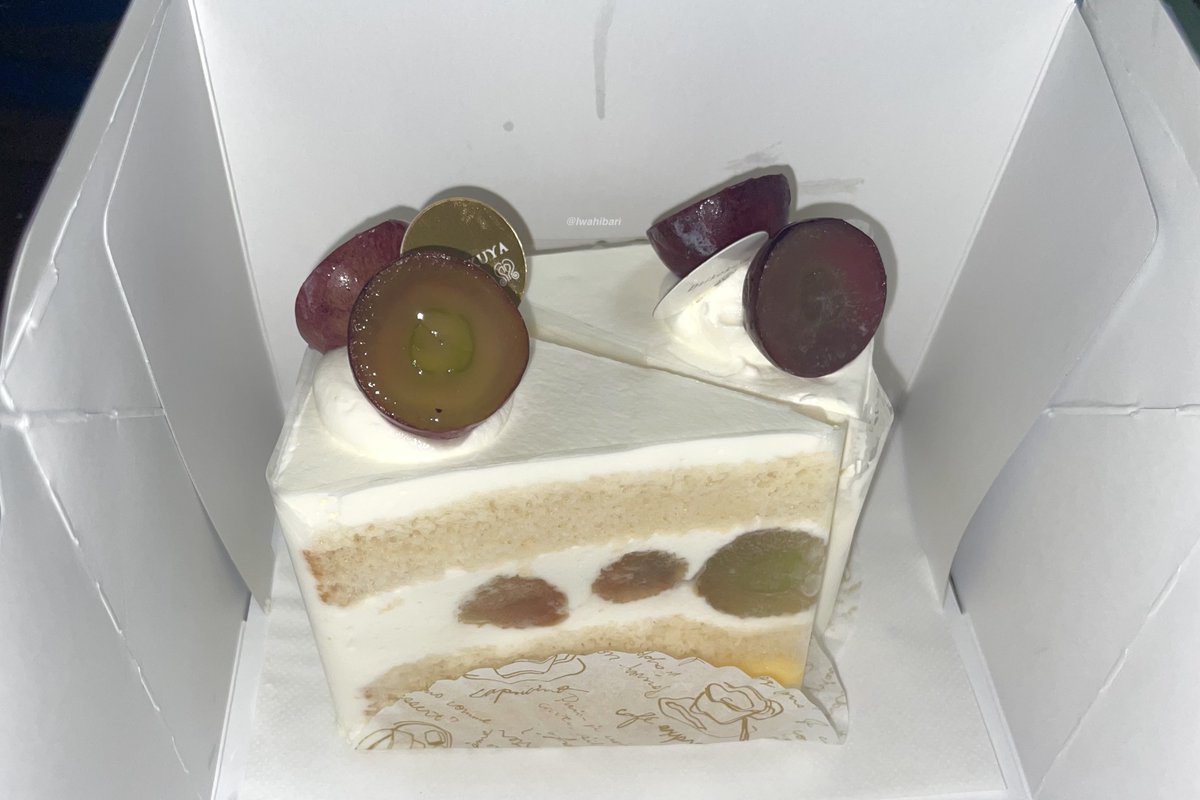Iwahibari's tweet photo. 巨峰のショートケーキ
すっごく美味しかった。感動的！ https://t.co/11ortp4Gam