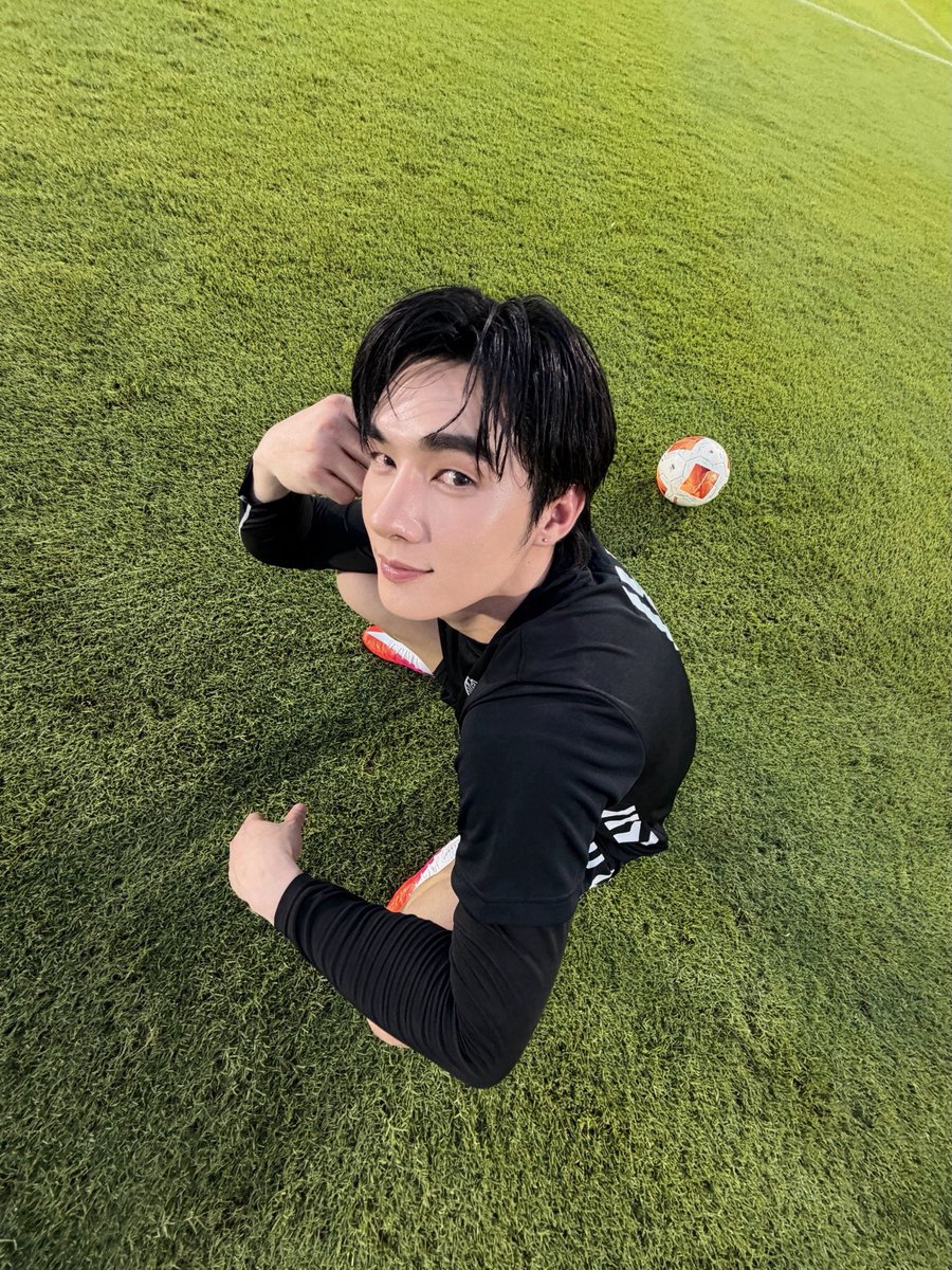 nanameannana's tweet photo. อยากเป็นบอลให้เธอแตะ ((ล้อเล่น)) 😖

#TeeBoonyakait https://t.co/mrzPGnef5U
