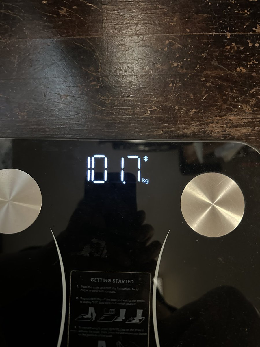 otonamigaki's tweet photo. スタート時114キロ
現在101.7キロ
後ちょっとで100キロ切れる！
何年振りの2桁だろう😭 https://t.co/pq5ANhaFsQ