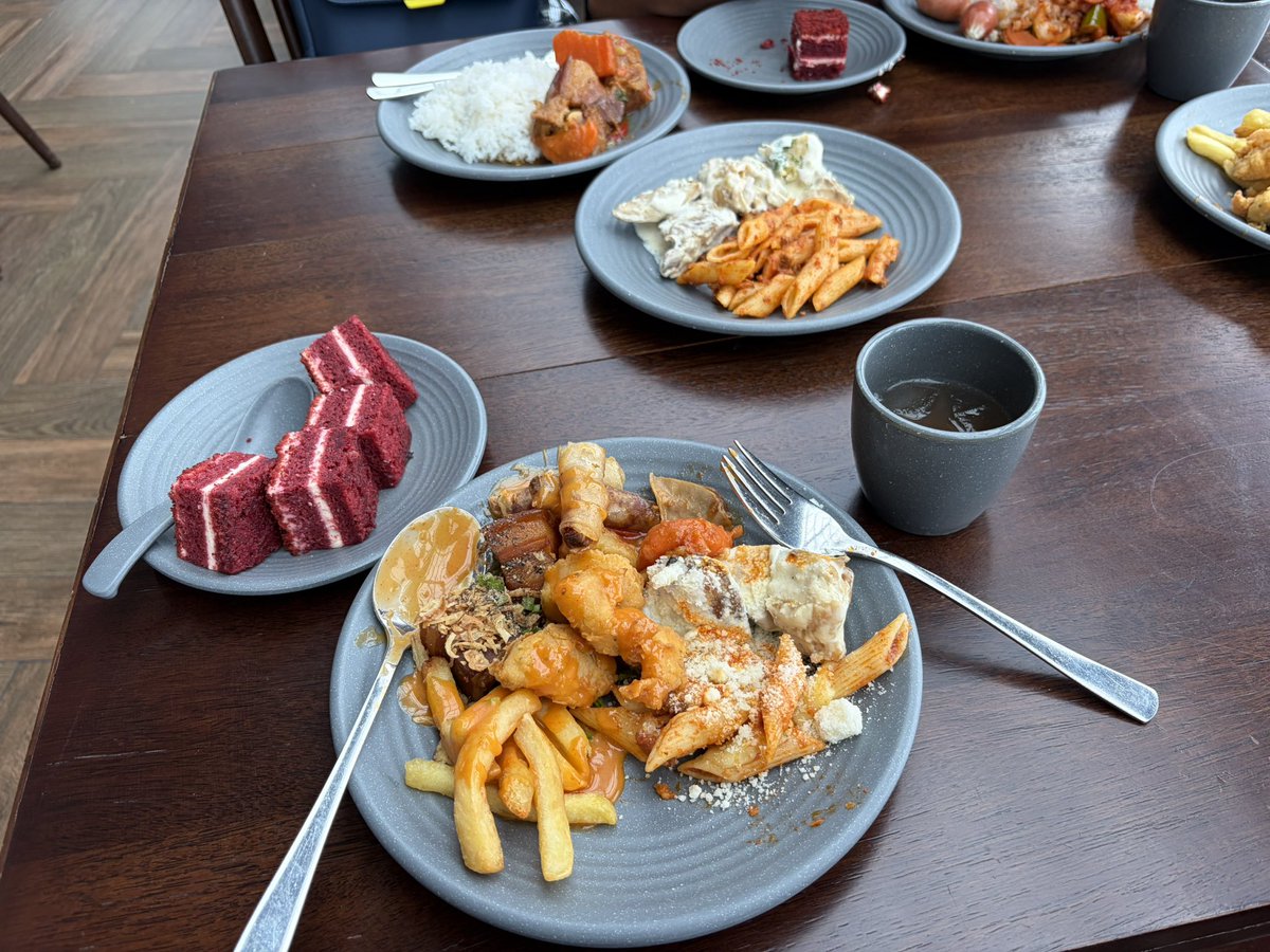 scandaleuxtom's tweet photo. gluttony center 🤤🤤 https://t.co/yh7ukrYDPg