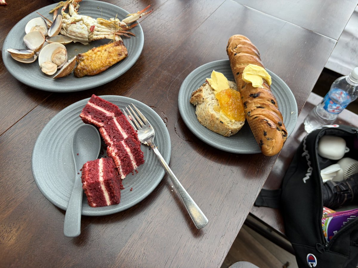 scandaleuxtom's tweet photo. gluttony center 🤤🤤 https://t.co/yh7ukrYDPg