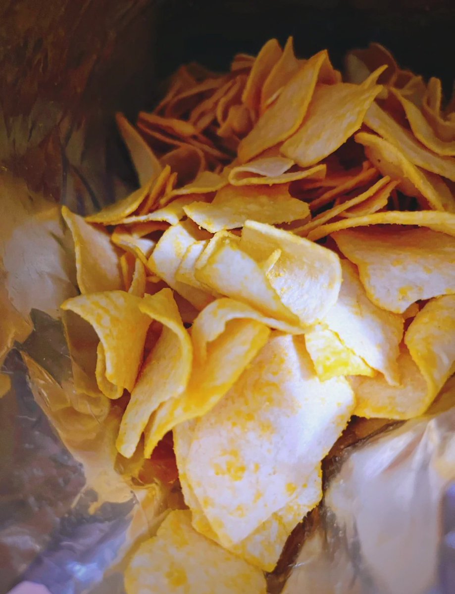Saaddudin5's tweet photo. Just split a pack of crispy salted egg potato chips with my roommate—warm snack vibes hit different when shared! https://t.co/yH5HcAZ4yy