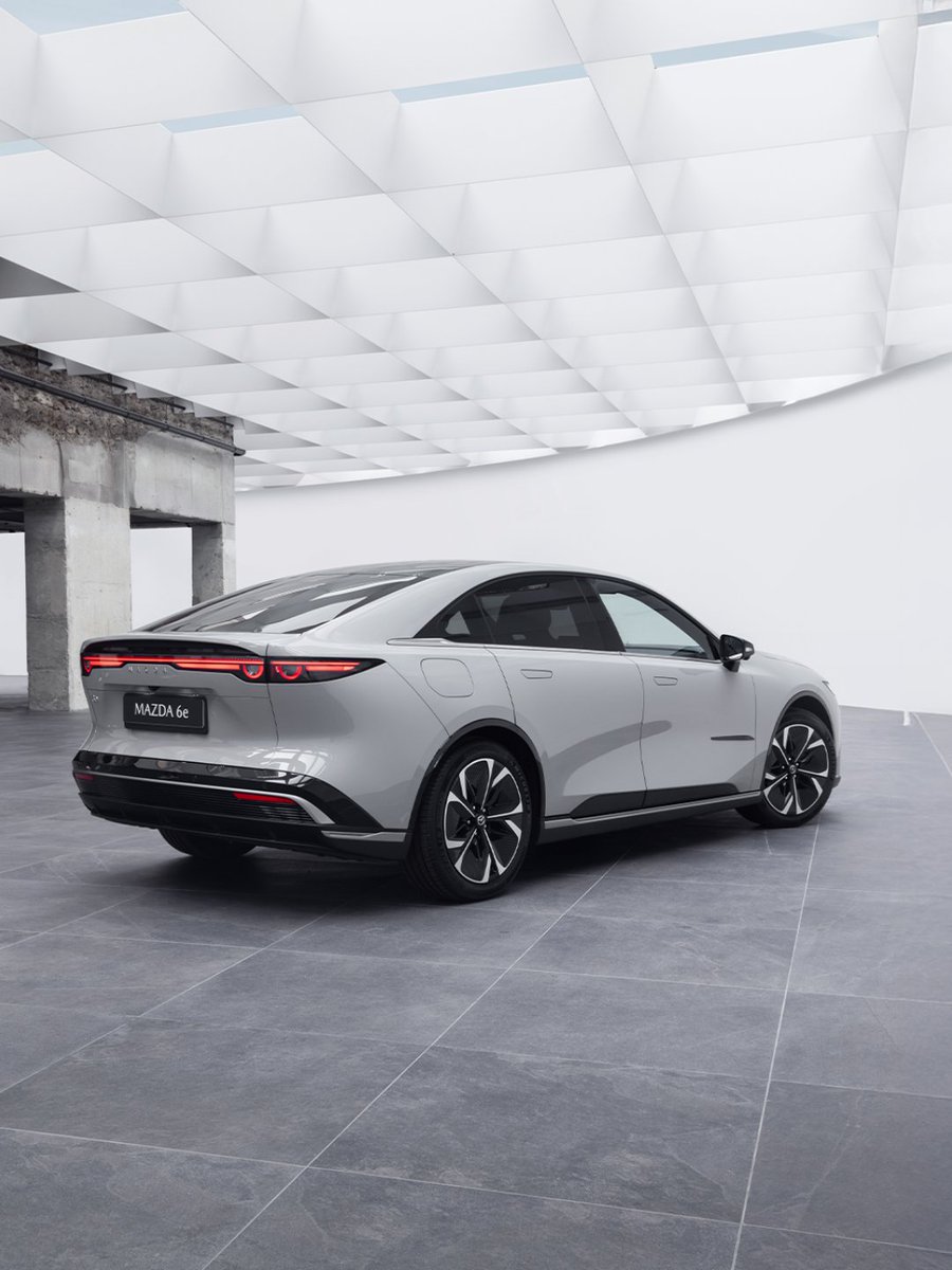 Mazda_Europe's tweet photo. The Mazda6e, up close.
#Mazda6e
Energy consumptions combined: 16,6 kWh/100km, CO2 emissions: 0 g/km. CO2 class: A. https://t.co/6td0LxfLE4