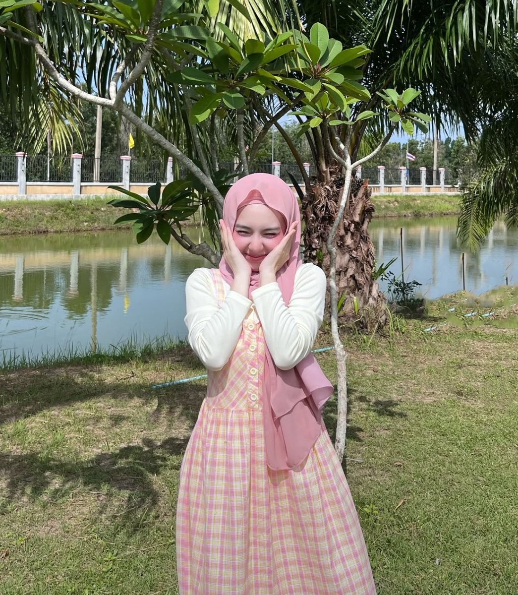 TonyAkrighuv's tweet photo. 🤎ครีมพรีเมี่ยม เนียนจริง
บอกลาวิธีแต่งหน้าแบบเดิมๆ
ใช้แค่ตัวเดียว บำรุงกันแดด
ไม่ต้องง้อแป้ง กันน้ำกันเหงื่อ
🤎 #นราธิวาส #ปัตตานี #ยะลา
ไม่อุดตันรูขุมขน🆔  Xey36x

รับงานยะลา รับงานปัตตานี
รับงานนราธิวาส https://t.co/daCK7eZrDi