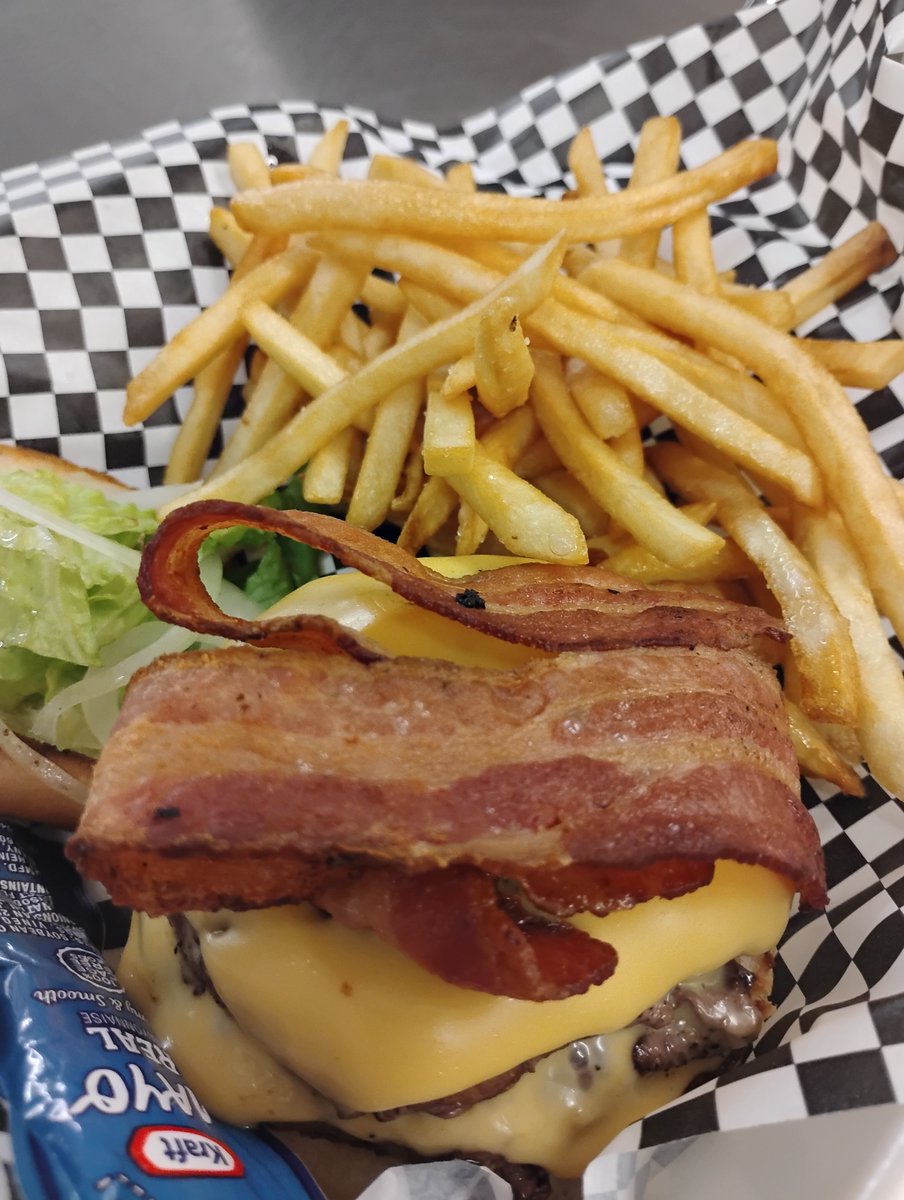 JakeRoadhouse95's tweet photo. 📸🍔 IT’S PHOTO FRIDAY AT ROADHOUSE 95! 🍔📸

Come say hi to Mama Jenny behind the bar and check out what’s coming out of the kitchen today. We’re featuring real food photos all day, no fancy tricks, just the food as it’s served. 😎

Today’s lineup:

🍗 Chicken Sandwich
🍔 Cheeseburger
🥓🍔 Bacon Cheeseburger

Which one are you grabbing first? 👀

And we want to see your RoadHouse experience too. Scan the Menu QR Code, select “Share Your Visit,” and send us your food photos, road-trip stories, and favorite moments from the 95. Your picture might be featured in a future Photo Friday post.

Good food. Real pictures. Real stories. That’s what Photo Friday is all about.

📍 RoadHouse 95 Southwestern Cantina • Beatty, Nevada

🛣️ Let the Road Lead You to Our Kitchen.

#PhotoFriday #RoadHouse95 #RealFood #ChickenSandwich #Cheeseburger #BaconCheeseburger #BeattyNevada