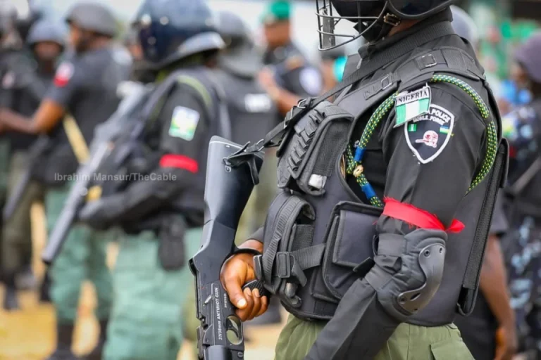 PoliticsA6's tweet photo. Nigeria’s Kwara State Police Command has denied shooting 23-year-old motorcyclist Abdulrazak Lukman at Oyun Bridge in Ilorin. Police said the incident occurred during a routine stop-and-search operation after he allegedly hit an officer, stressing that no one was shot.

#Nigeria https://t.co/sCEHKnCYY7