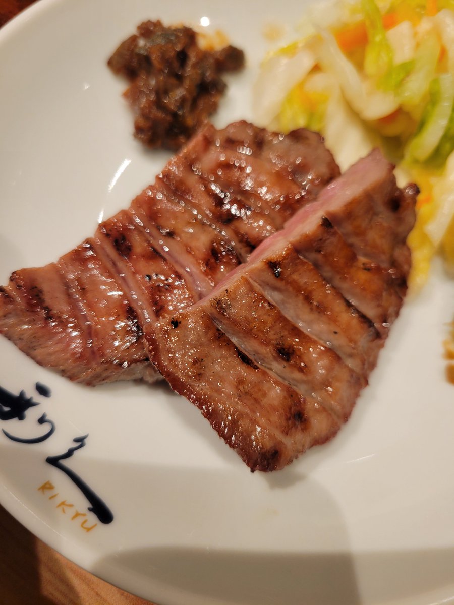 mamamoon0419's tweet photo. 一人利久で優雅な #ランチタイム🎵🎵
牛タンは安定のうまさ👍
角煮柔らかくて美味しかった♥️
大満足でごちそうさまでした😊 https://t.co/dQqxsFfZgl