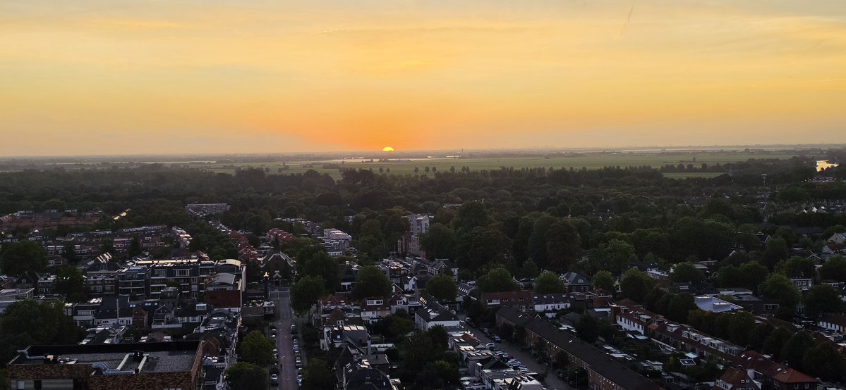 JimiKoesen's tweet photo. #sunrise 
#Alphenaandenrijn https://t.co/nrKQ7tF1lW