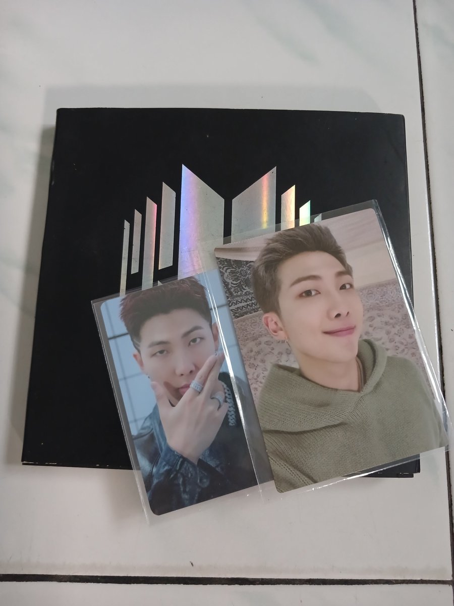 happykoyaa_'s tweet photo. WTS albumBTS Love yourself (55K) dan proof compact (50K) udh free PC official, yg mau DM aku ya.. trimakasih. https://t.co/iJh5xYlvPI