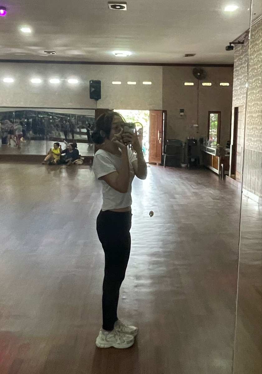 madebyeesa's tweet photo. semoga bulan depan turun dikit lagi.. https://t.co/LkubLTvPST