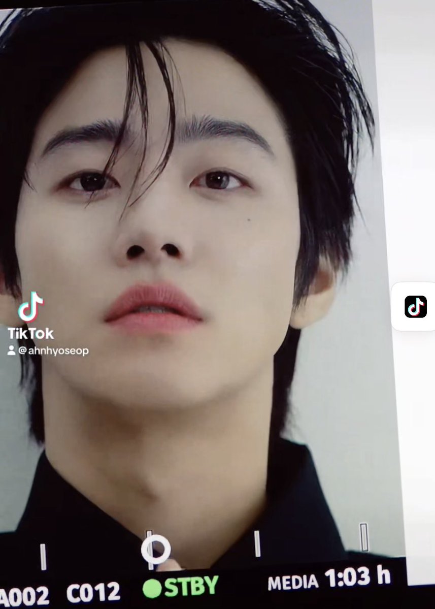 ThePresent_X's tweet photo. [#안효섭]
#BEHINDTHESCENES of AHN HYO SEOP for Marie Claire ART EDITION ✨

Watch the Full Video ⬇️
🔗 https://t.co/jhDI4IxhQc 

#AHNHYOSEOP #안효섭틱톡 https://t.co/jPYBMdUxbj