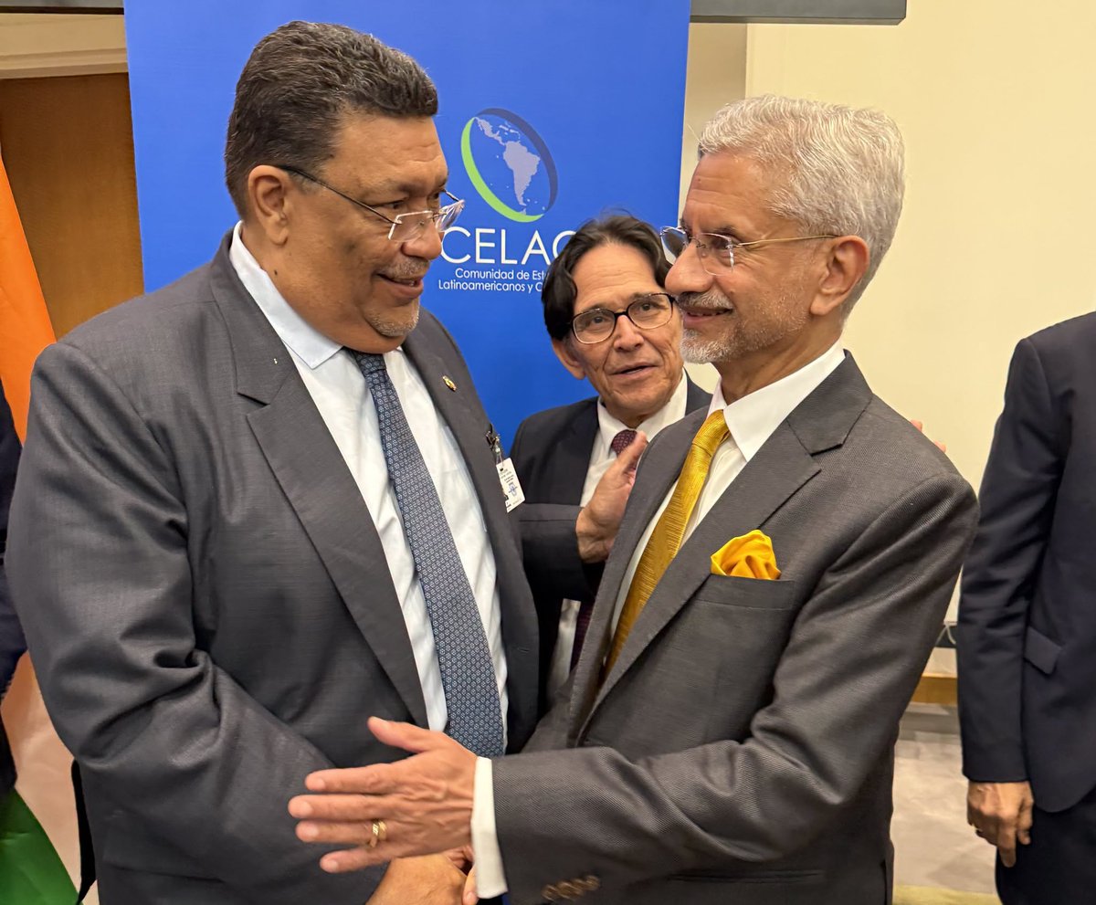 EmbaNicIndia's tweet photo. At the India-CELAC meeting held on the sidelines of the 81st United Nations General Assembly, Nicaragua’s Co-Minister of Foreign Affairs, Mr. Valdrack Jaentschke, greets Dr. S. Jaishankar, India’s Minister of External Affairs. https://t.co/gEgtmgTH7g