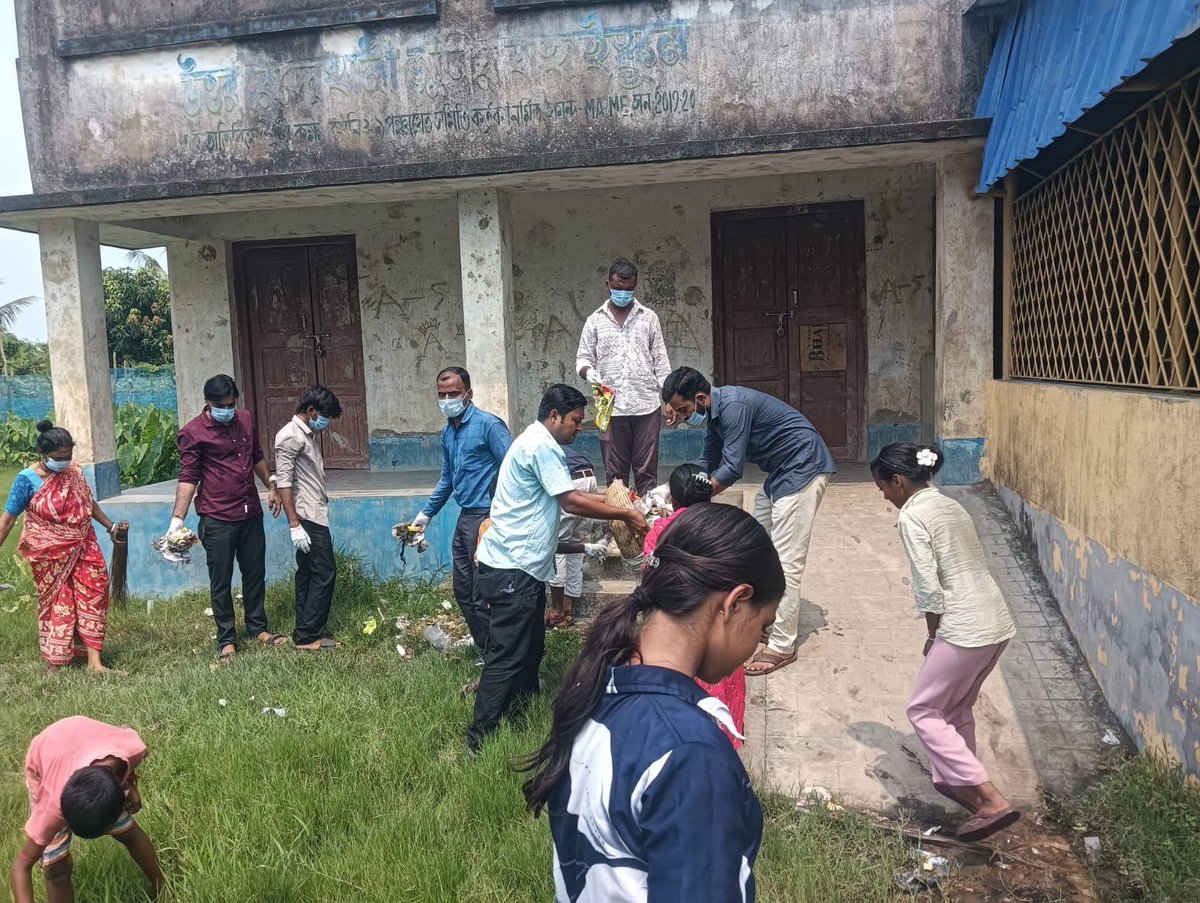 SbrcZsi's tweet photo. SbRC-ZSI, Canning द्वारा 18.09.2026 को विद्यालय में स्वच्छता अभियान, स्वच्छता ही सेवा के अंतर्गत चलाया गया।/SbRC-ZSI, Canning conducted a cleanliness drive at a school on 18.09.2026 under Swachhata Hi Seva. https://t.co/vUcYY3643h