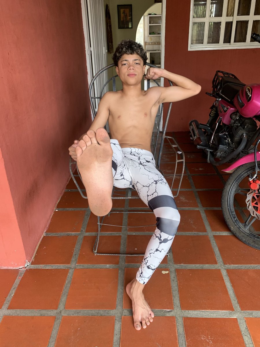 caryoleida2301's tweet photo. This is my other accountI had a problem with the previous one, but I'm still here, nothing can stop me, like a great king 😵‍💫🔥#findom #ATM #cashmaster #cashslave #feet @GemnasRosales @promocion_pies @rt_feet @pineda46391 @Jonhjgbo2 @cxrlos_king2 https://t.co/vZwlncr2fd