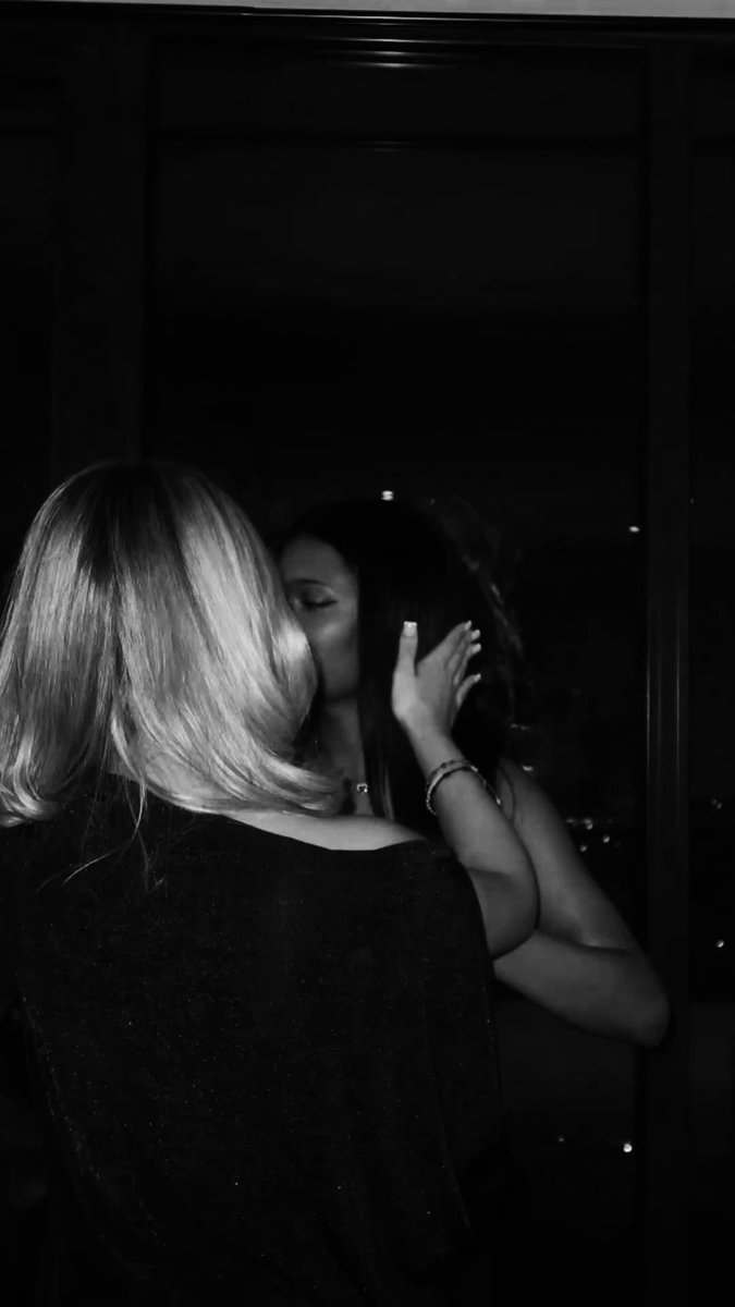 julytthorne's tweet photo. “Vamo fazer uma trend?” Alicecore https://t.co/vKYcFZrNk8