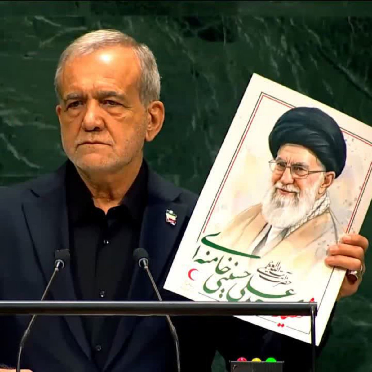 Ghasemi_22's tweet photo. یک تصویر در دست،
یک نام در قلب؛
ایران، فراتر از یک جغرافیاست؛
روایتِ یک هویت است.
#صدای_ایران https://t.co/dTWooSceLH