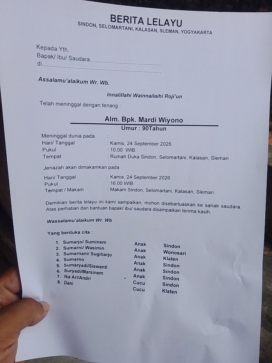 M3m3t7's tweet photo. Bunga itu kini layu. Tapi kini abadi bersama pasangan yang pernah engkau ucap sumpah sehidup semati..🥀🥀🥀 https://t.co/amaqpL7jBJ