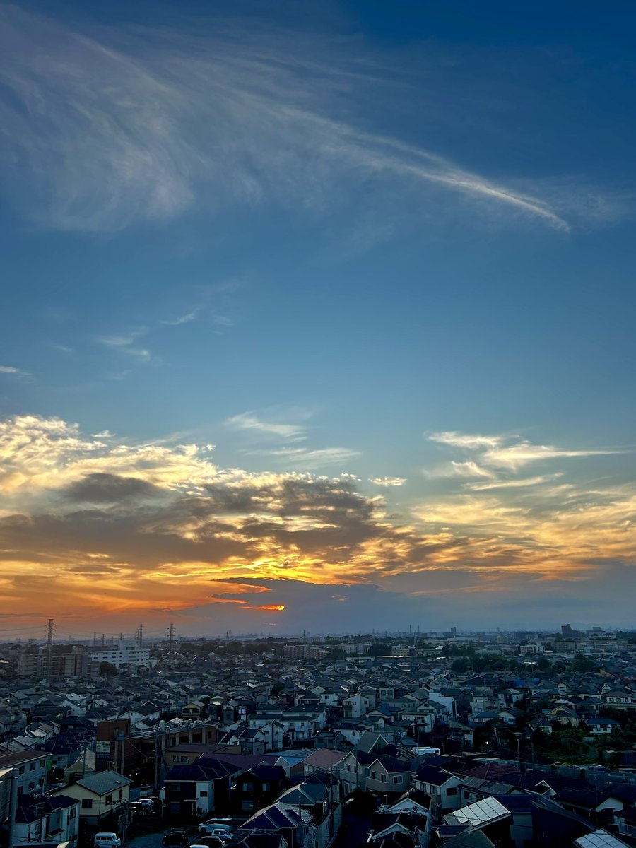 abikoshinonkai's tweet photo. 連休明け、お疲れさま✨
いま空
呑みすぎず、ゆっくりしてなー
夜勤の方、準備夜露詩紅ψ(｀∇´)ψ

さぁ、晩ご飯作るかな🤤 https://t.co/mJwNpW1e7T