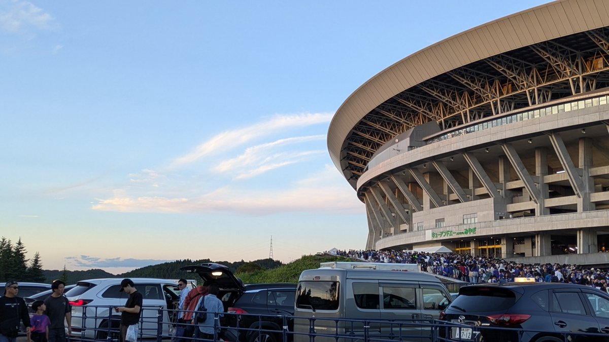 master4beat's tweet photo. 今から日本VS
#サムライブルー 
#日本VSウルグアイ 
#利府
#宮城スタジアム https://t.co/bKnMKddbPG