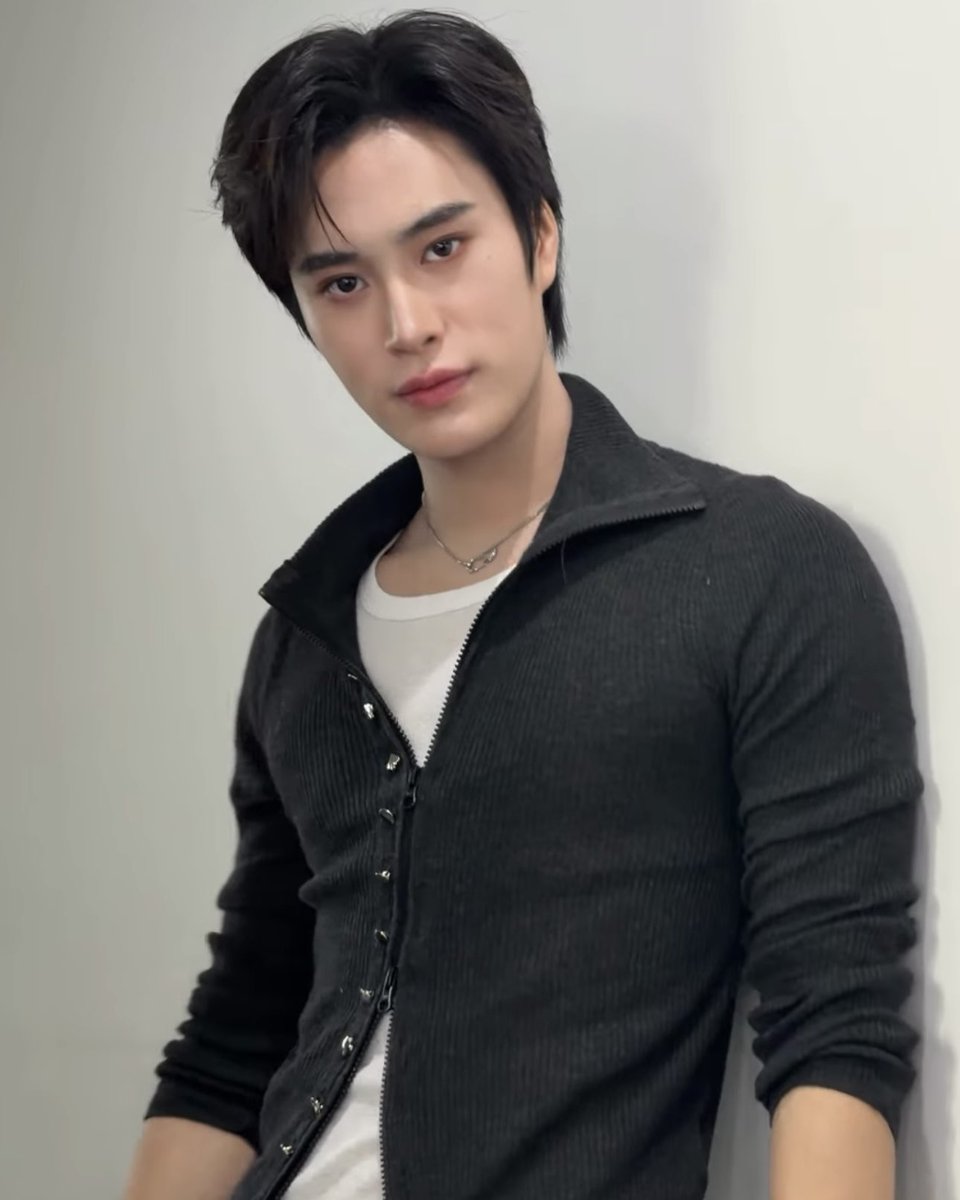 i_mnotyourtype's tweet photo. หุ่นโซ๊ะ ใส่เสื้อแบบนี้ยิ่งโซ๊ะ หมวยเฮียหึง😭🤌🏻 https://t.co/TD0ICOn5pV