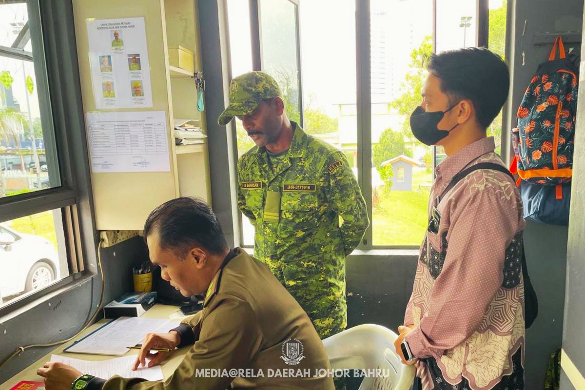 RELA_JohorBahru's tweet photo. PELAKSANAAN AUDIT PENUGASAN TETAP RELA DAERAH JOHOR BAHRU

 24 September 2026 - Lawatan Audit Penugasan Kawalan Tetap Premis Kerajaan telah dilaksanakan oleh PPgKR Mohd Ezehamshah Bin Kamian, Penolong Pegawai RELA Daerah JB (Operasi) bertempat di Kompleks Belia dan Sukan,Larkin. https://t.co/B1MJE9sGNp