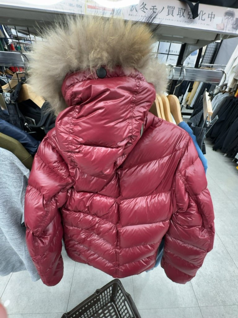 izuk0524's tweet photo. 去年はy2k売りで秋冬は良い感じでしたが、今年はどうかな？
最大のピークは過ぎた感ありますが、まだまだ需要あり？
とりあえず安かったんで実験的に仕入れました。 https://t.co/Qkzt6swMXG