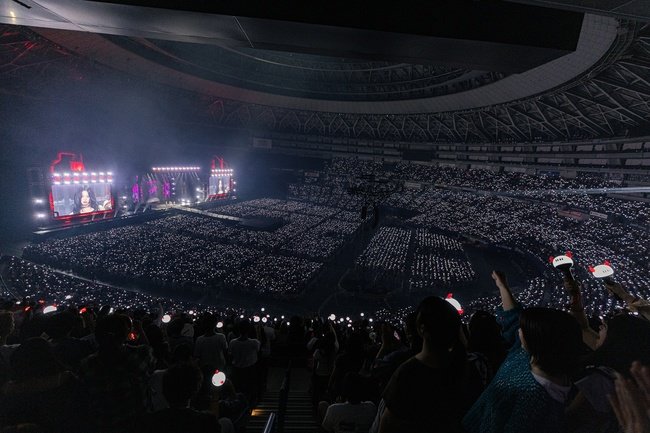 YGFacts_sprt's tweet photo. BABYMONSTER made their debut at the Kyocera Dome Osaka for a two-day show, filling the venue with 90,000 audiences.

CHOOM WOLRD TOUR IN JAPAN which completed 11 performances across 6 cities, drew a total of 200,000 spectators.

🔗 https://t.co/uhkNSl5zLb

#BABYMONSTER #베이비몬스터 @YGBABYMONSTER_
