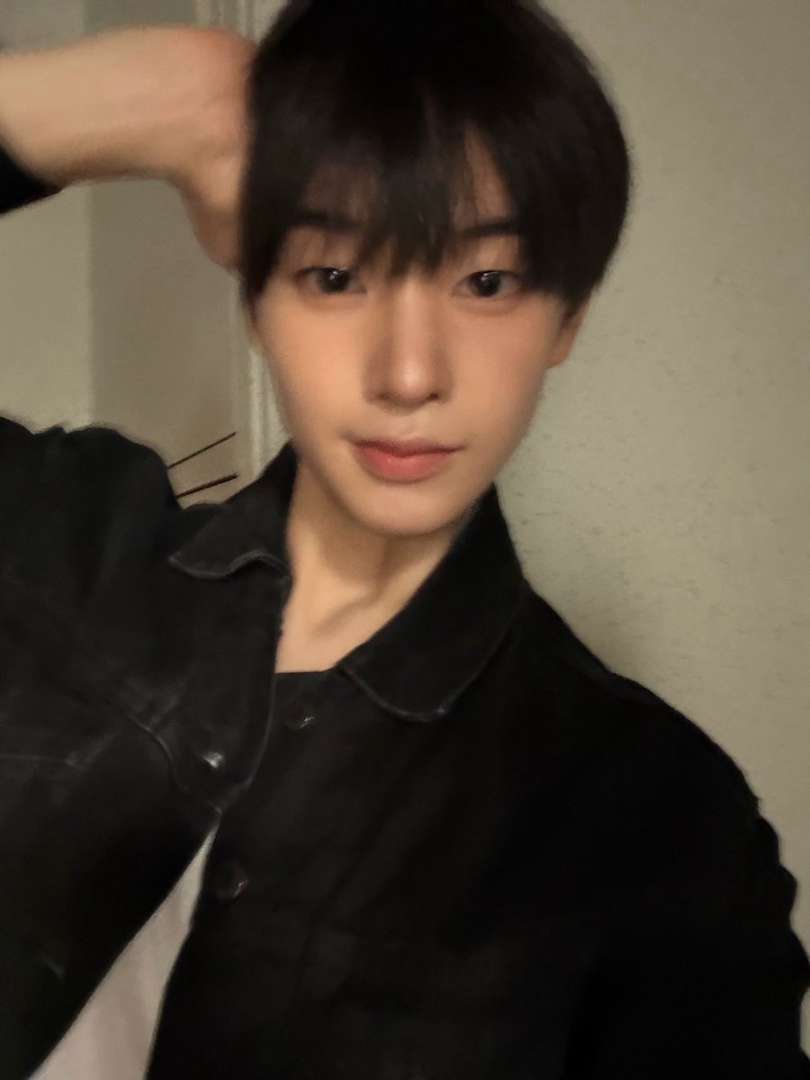 muu_uz17's tweet photo. 완전 존잘남. https://t.co/9P5uc1dR4o