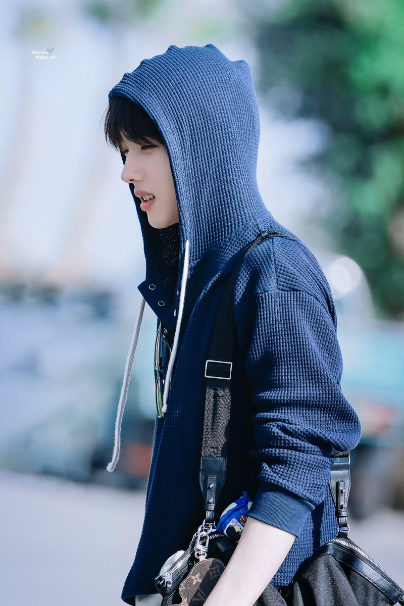 jisungnuna3's tweet photo. Side profile nya cakep banget😍 https://t.co/soz7IJfHzj
