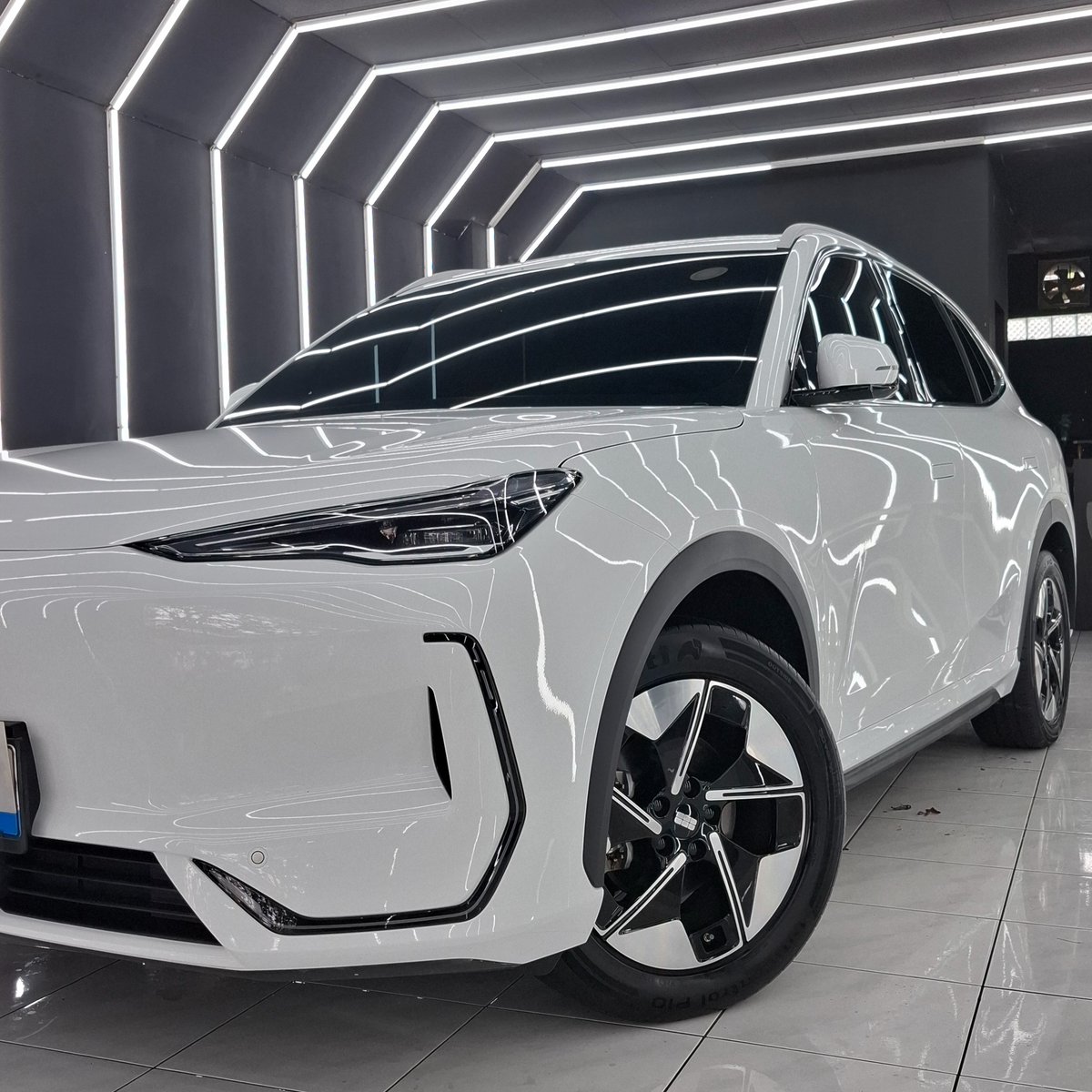 DerenSay's tweet photo. Geely EX5 after Nano Ceramic Coating by Scuto Yasmin. Long-lasting gloss, wet-look finish, hydrophobic protection, and better resistance to fading, yellowing, and extreme weather. Book now at Scuto Yasmin, Bogor. Contact: 0812-8877-9077 https://t.co/vBb9fJCPB5