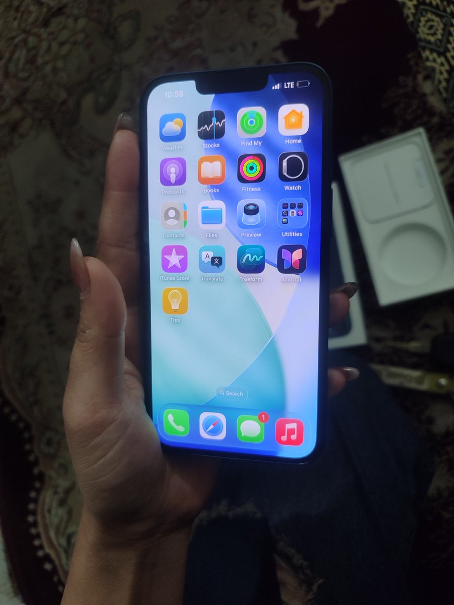 bllue_strr's tweet photo. بالاخره بعد از یکسال کار کردن  خریدمش خیلی ذوق دارمممممممممممممم🥺 https://t.co/ut1ZKl9jsz