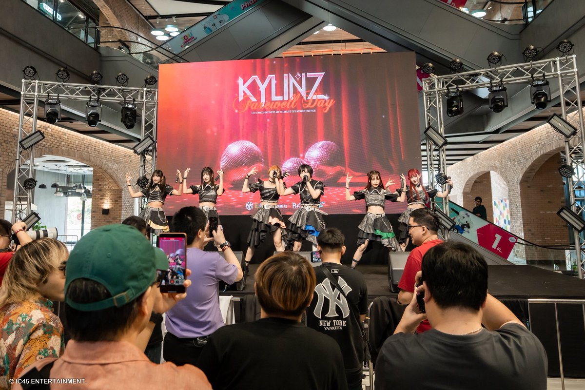ZYNofficialth's tweet photo. KYLINZ FAREWELL DAY
20.09.26

มาร่วมส่งท้ายให้กับรุ่นพี่ KYLINZ ขอเป็นกำลังใจให้สมาชิกทุกคนกับเส้นทางต่อไป ขอให้โชคดีนะคะ 💜

#ZYN #IC45 https://t.co/9CLrTWDu23