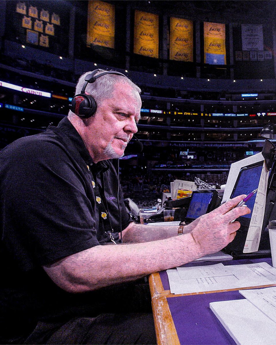 PurpGoldLakers tweet picture