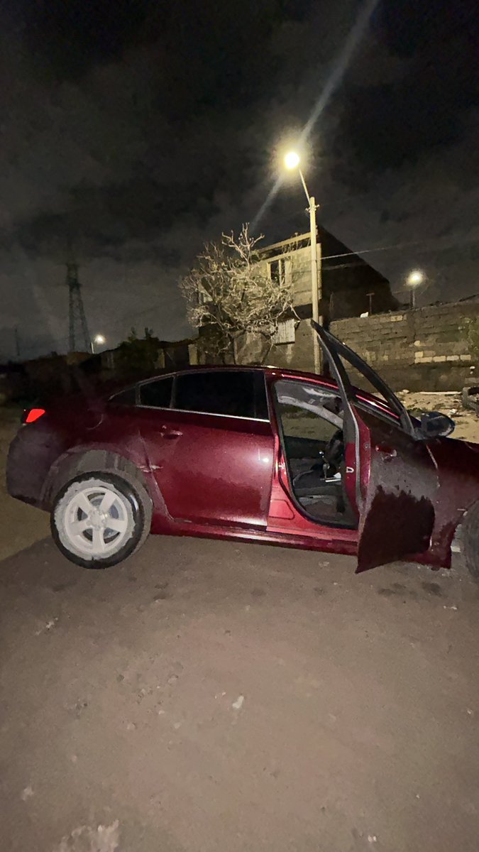 Ari58829533's tweet photo. Mi carro y yo, mi única relación estable🙏, todos los días doy gracias a la virgensita de que salimos juntos de todas🤍 https://t.co/brUYZHuPMM