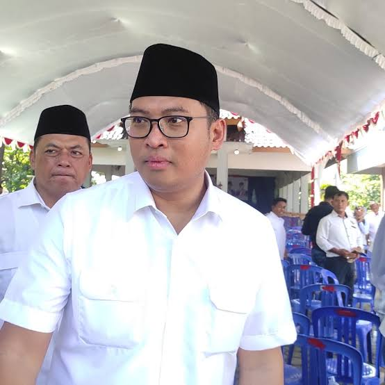 LambeSahamjja's tweet photo. rekap prestasi sudaryono sejak jadi kepala bgn:
- Sidoarjo 1–2 Sep: 512 korban
- Rembang 2 Sep: 750 korban
- Jombang 2–3 Sep: 256 korban
- Agam 2–3 Sep: 334 korban
- Tana Toraja 3–4 Sep: 173 korban
- Bener Meriah 3 Sep: 15 korban
- Pati 8–9 Sep: 273 korban
- Rembang 9 Sep: 88 korban
- Tulungagung 16–17 Sep: >100 korban
- Yogyakarta 17–18 Sep: 413 korban
- Kendari 18 Sep: 57–58 korban
- Batang 22–23 Sep: 276–300 korban

September belum genap sebulan, MBG sudah bikin lebih dari 3.000 orang keracun4n!