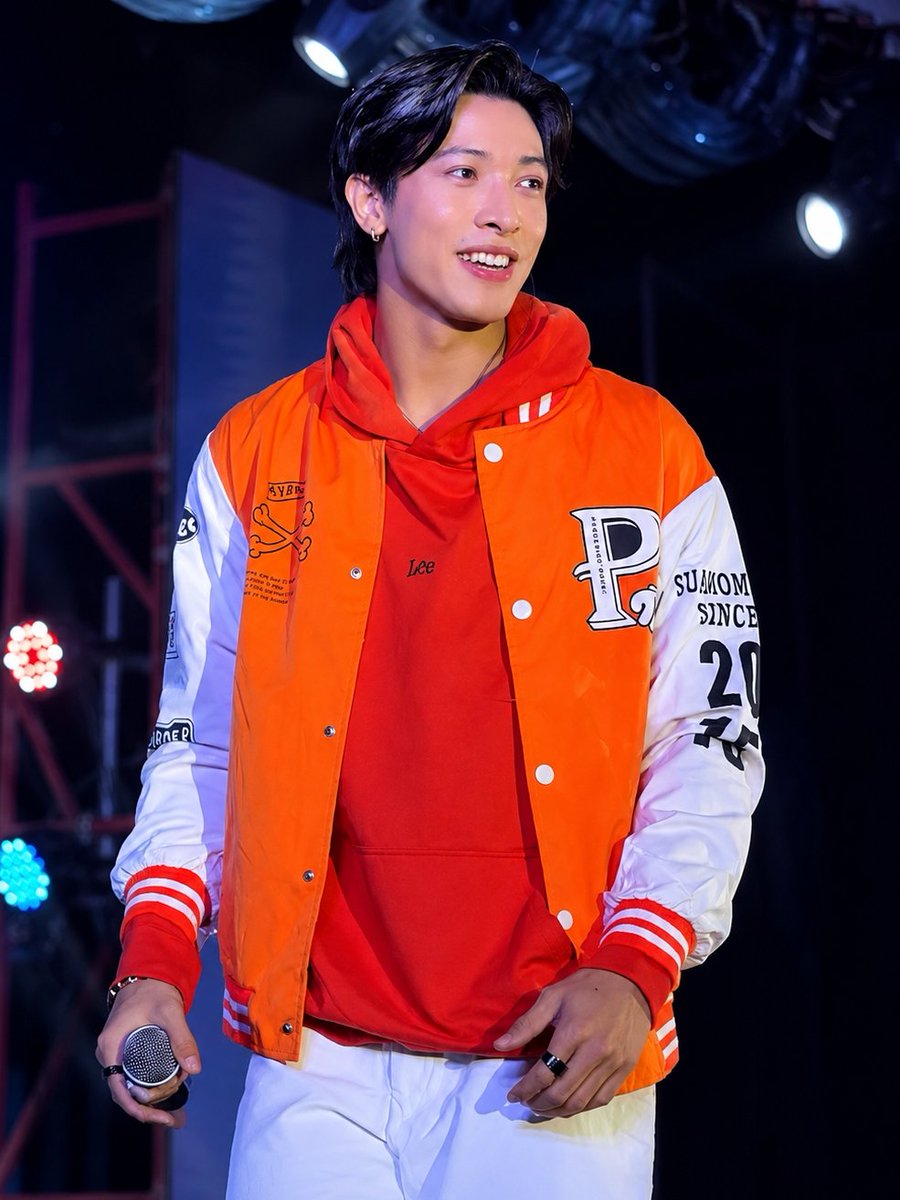 aureliazabu's tweet photo. Orange looks good, but that smile looks better 🧡
#AungZabu #TheArtofTradition 🇲🇲 https://t.co/rKlpwBit6I