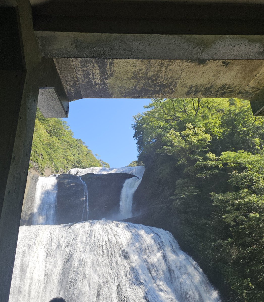 osaba0516's tweet photo. 一昨日昨日ほどではなかったけど普段時よりは水量増えてた
水しぶきで冷たかったわ https://t.co/IUqbHJ54Zw