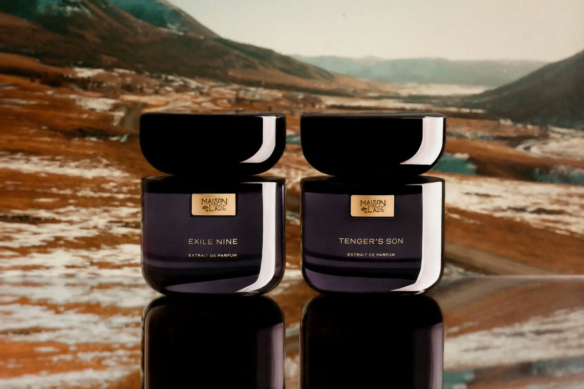 semiperfumer's tweet photo. 【メゾン ド ラズィ】第二章はモンゴルがテーマ。静寂を探求するマスターパフューマーコレクションが数量限定で登場。

●エグザイル ナイン エキストレ ド パルファム
「永遠の空の下で見る流浪の夢—放浪者が自身を発見する場所」
独りでありながら完全に満ち足りた、魂の気高さを讃えるウッディノート
Top : ベルガモット、アルテミシア、バイオレットリーフ
Heart:オリス、オレンジブロッサム、ヘイ
Base: アーシーノート、スエード、スタイラックス

●テンガーズ サン エキストレ ド パルファム
「果てしない空の下に佇む、孤高の存在。世界が静まり返るとき、力が耳を澄ます」
モンゴル戦士の内なる世界に着想を得たアンバリーな香り
Top:ジンジャー、ガルバナム、ナツメグ
Heart:バーチタール、キャビアアコード、ラブダナム
Base:パチョリ、カストリウムアブソリュート、ガヤックウッド、バニラ

各75mL 55,990円（税込）
2026年9月24日（水）数量限定発売
