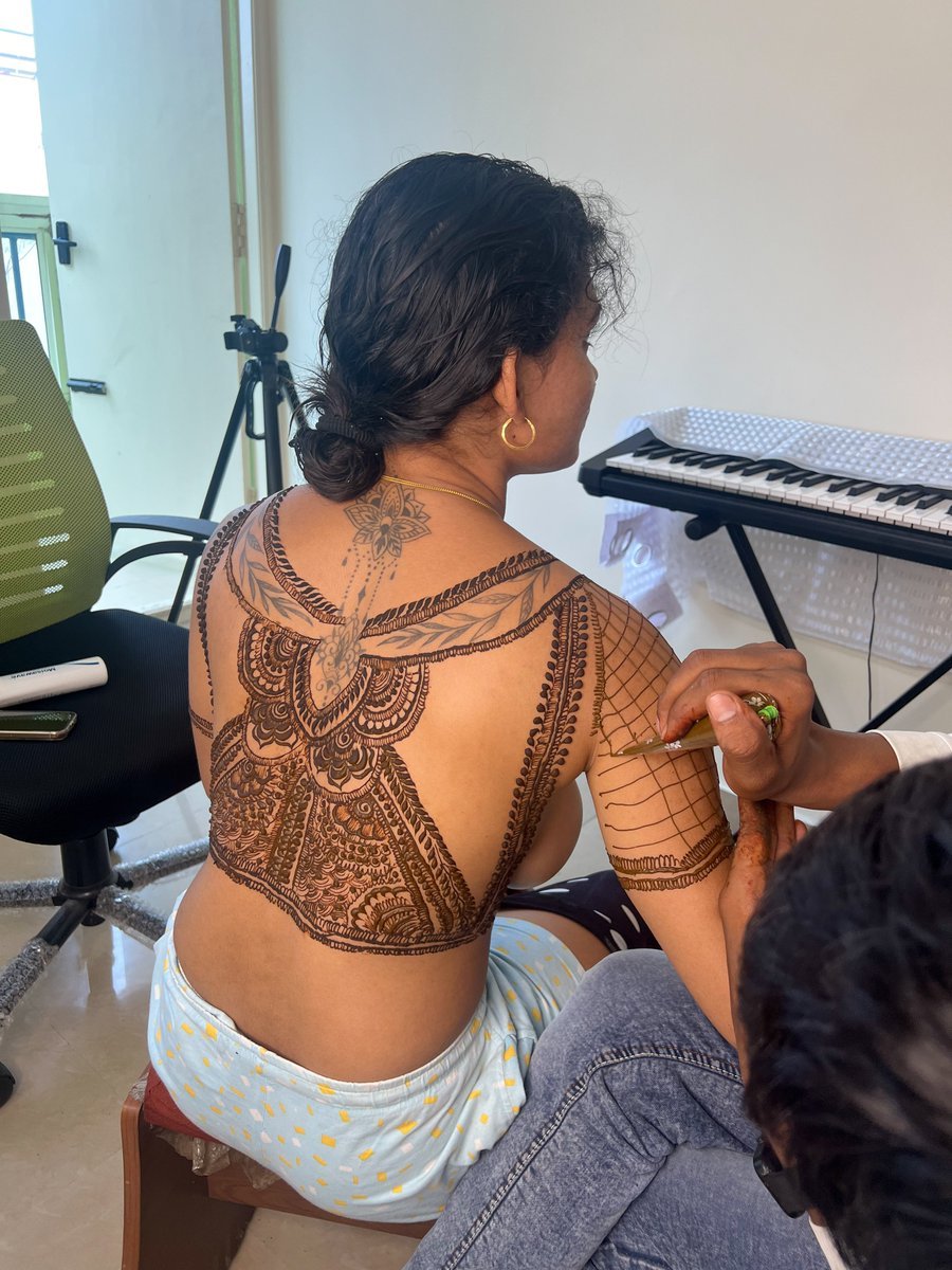 tonyhitde3000's tweet photo. Mehndi BTS Work https://t.co/bMhuCjivYq