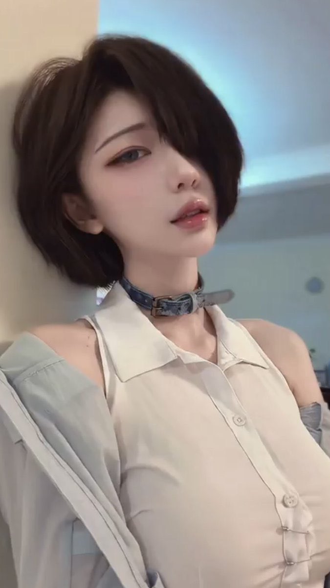 Golden3Al's tweet photo. 一个强大的AI工具，

只需要一张照片，就可以生成高清无码小视频和AV大片，让你的女神在你面前展示完美的才华，从此撸管有了新高度，这个功能简直是吊爆了，
一键生成地址👇👇👇
https://t.co/XACebkkCxL https://t.co/NkMLf5uccI