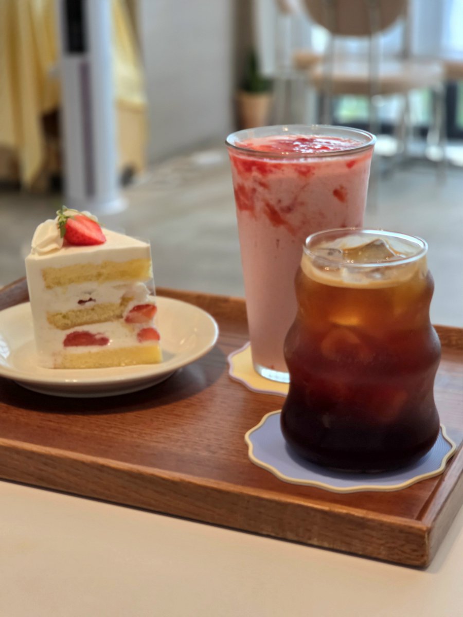 Milkyway__43's tweet photo. 📍구남동 뭉실몽실

🍓 딸 기 조 아 ᰔᩚ ❤︎ ♡ .•♥ ꯁ

#우리배는_식도로만_가 https://t.co/Ph0RkdvFCq