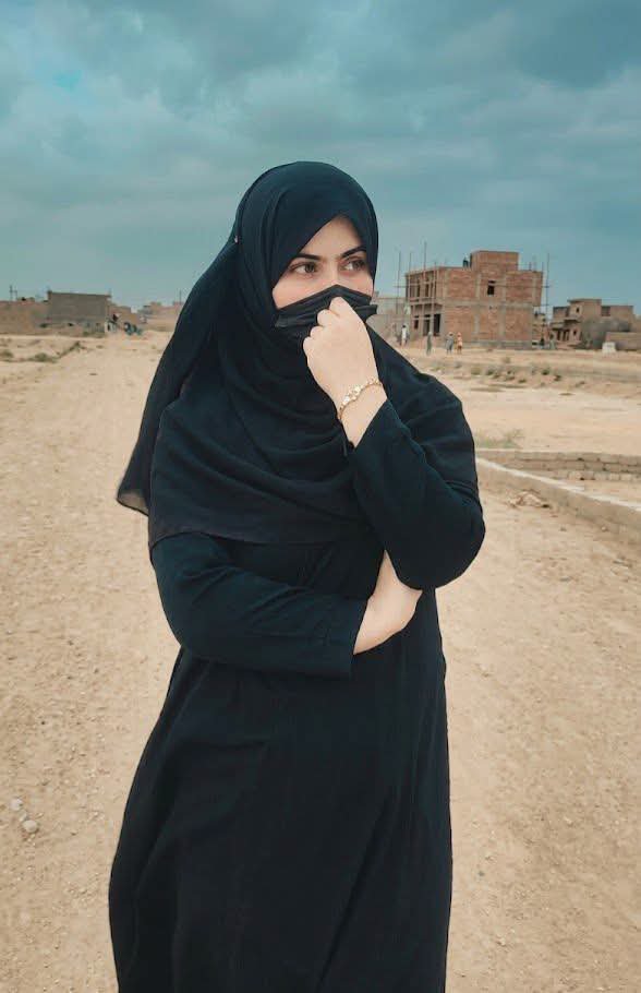 s786332811's tweet photo. Mai burka me kaisi lag rhi https://t.co/XjI5VOQDUL
