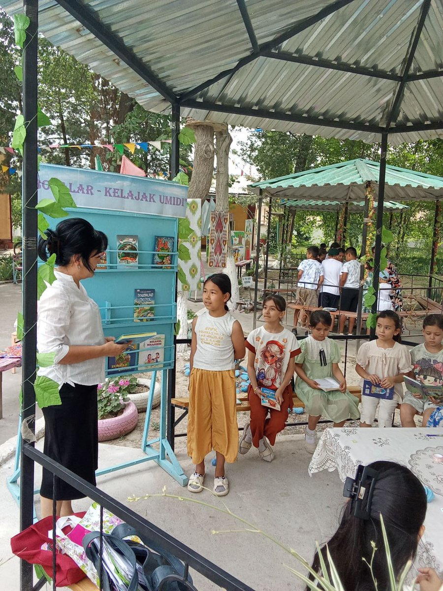 PiskentAKM's tweet photo. 📚 18-iyun kuni Piskent tumani Axborot-kutubxona markazi xodimlari tomonidan “Bolalar — kelajak umidi” shiori ostida 1-maktab o‘quvchilari ishtirokida qiziqarli bellashuv tashkil etildi.
#piskent_tuman_akm #oromgoh #bellashuv https://t.co/K7BECV4alR