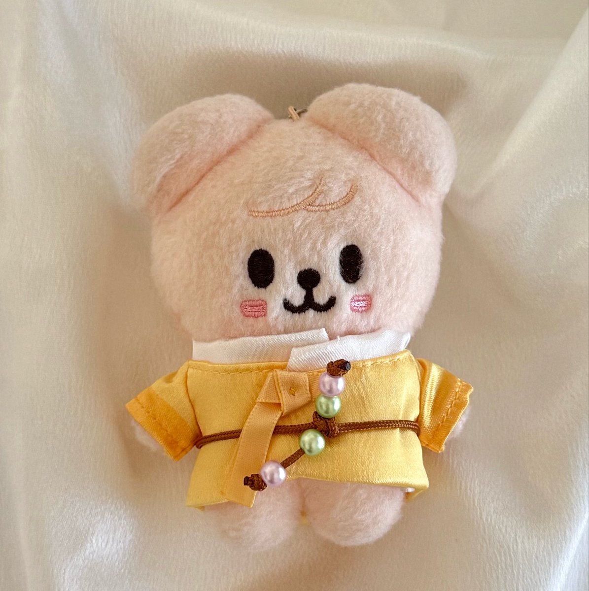 minivers_922's tweet photo. 韓服パピーム🐶すんちゃんとお揃い💛
今年の韓服は淡い青なのね💓かわちい https://t.co/8ZoPLerZ4q