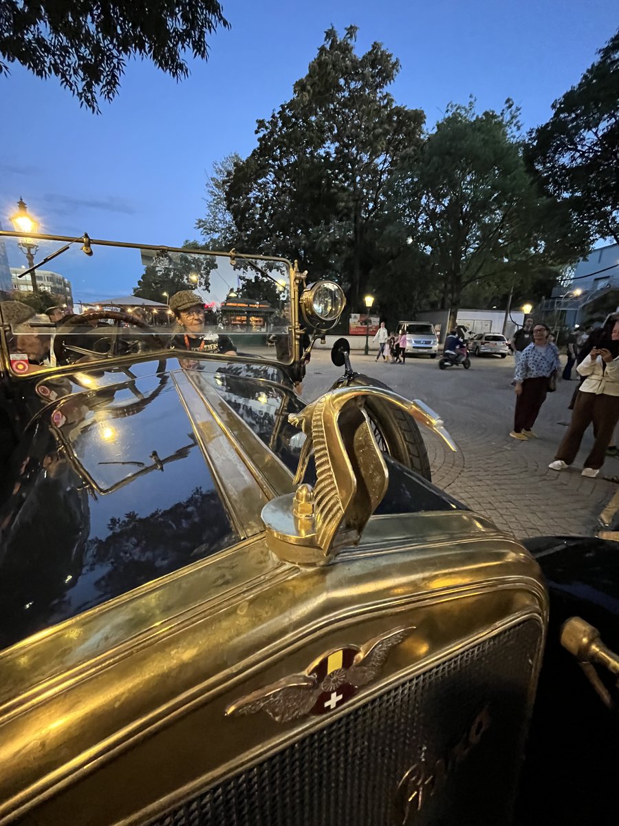 garagepeppers's tweet photo. "La Cigogne Volante" на капоті "Hispano Suiza" мій найулюбленіший москот. Він подобається мені навіть більше за "Spirit of Ecstasy".
#oldcar #cars https://t.co/uEzoZkR358